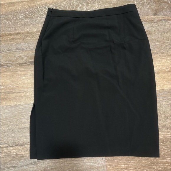 Lightweight Banana Republic Washable Pencil Skirt - Picture 2 of 4